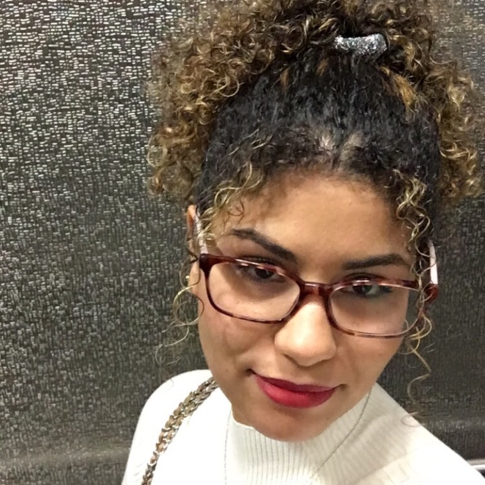 Meet your Posher, Manelle